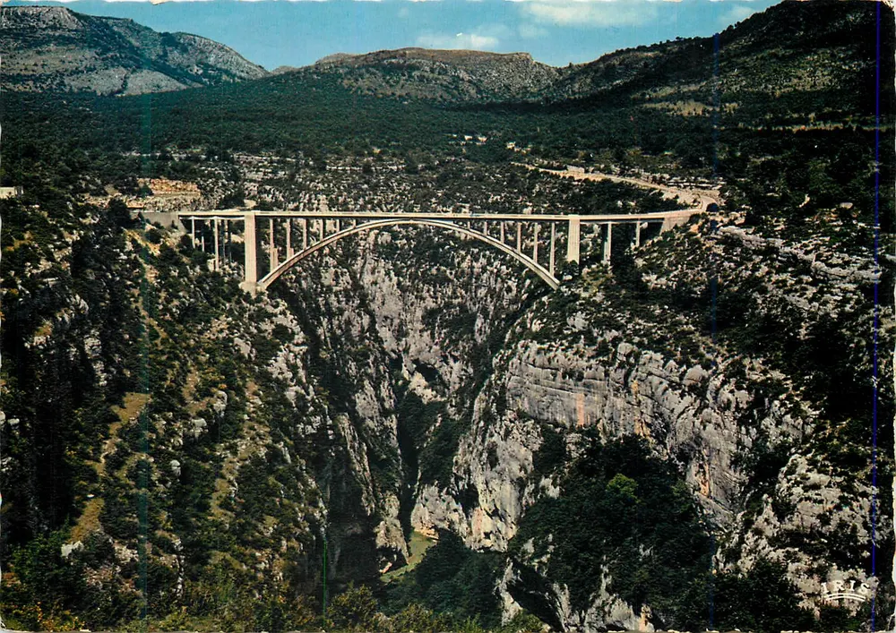 Ponte da Artuby — Gorges do Verdon (B.A.) — Edições Hachette - Frente