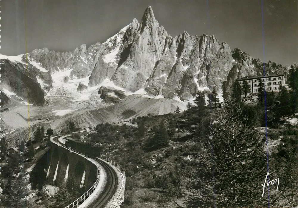 Die Drû-Spitze und das Hotel Montenvers — CHAMONIX (Hte-Savoie) — Kunstausgabe 'YVON' - Vorderseite