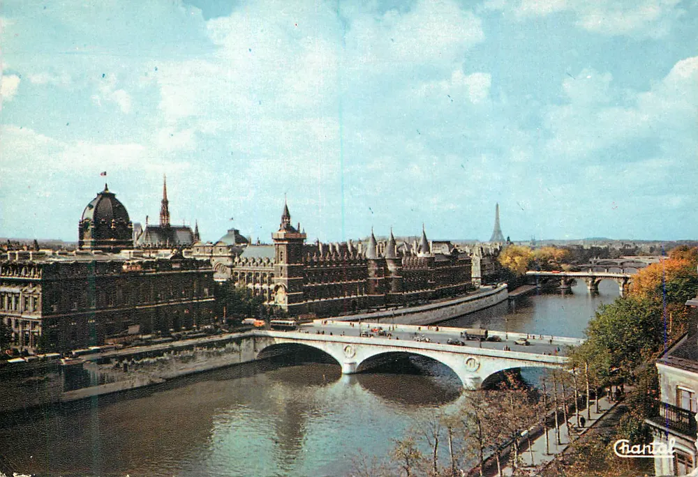 Paris — Vista da Seine com a Conciergerie e a Torre Eiffel — Éditions Chantal - Frente