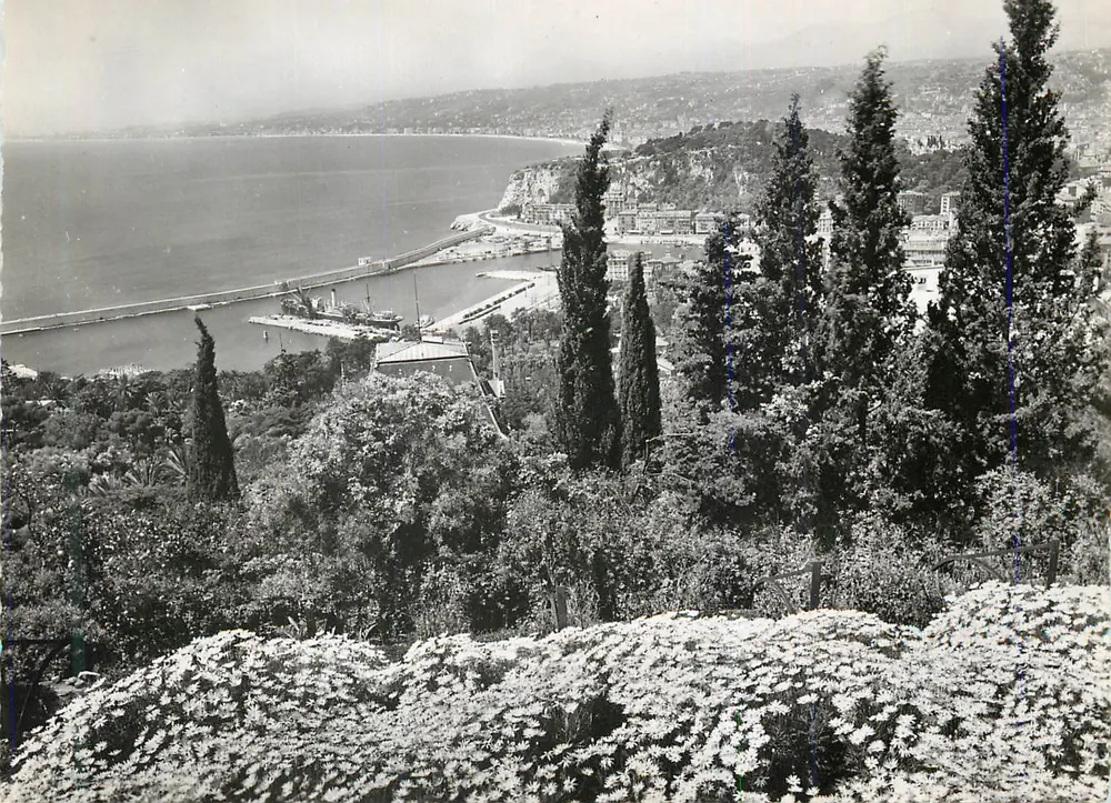 Vue générale de la Côte d'Azur — prise du Mont Boron — L. Gilletta & Cie, Nice - Recto