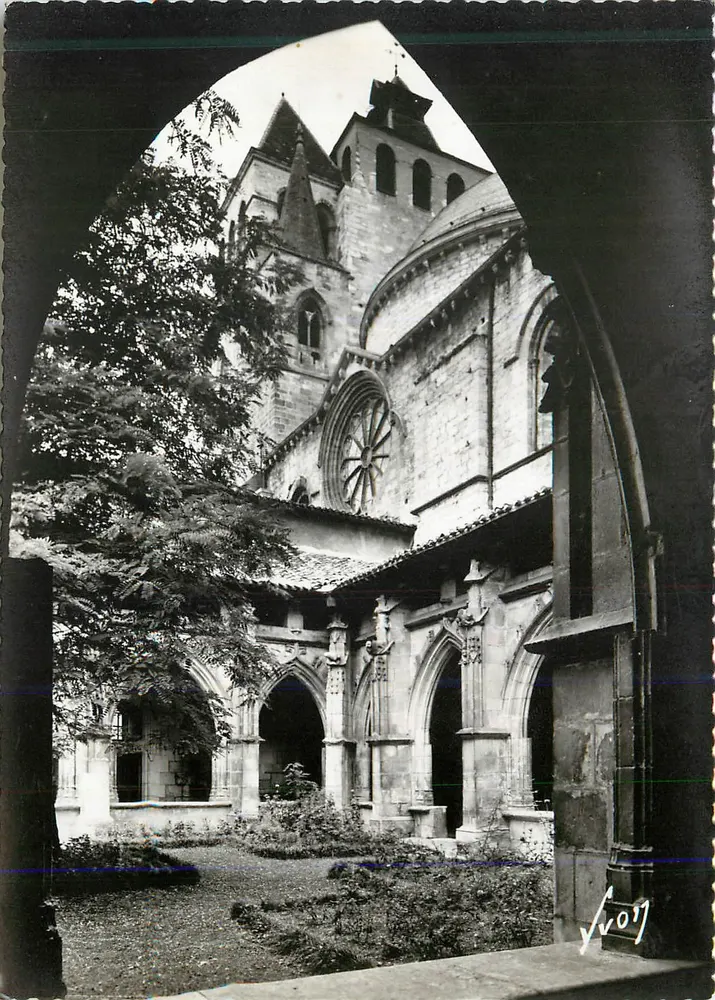 Cahors (Lot) — Die Kathedrale aus einer Galerie des Klostergangs gesehen — Editions d'Art 'YVON', Paris - Vorderseite