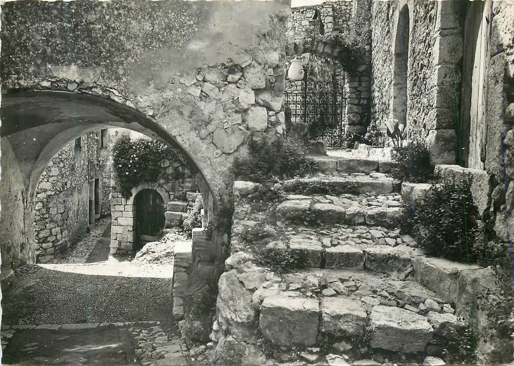 Èze-Village (A.M.) — Im Herzen des Adlerhorsts — L. Gilletta & Cie, Nice - Vorderseite