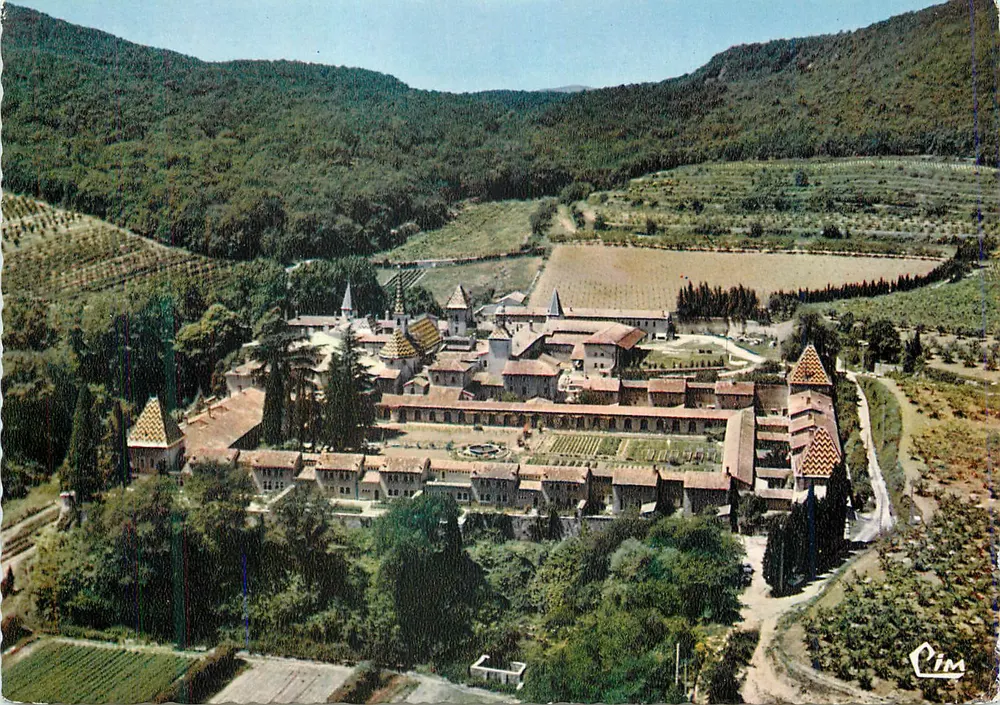 Chartreuse de Valbonne — Vista geral aérea — CIM (71 S.-et-L.) - Frente