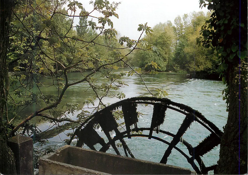 Isle-sur-Sorgues — roda d'água — Sté PEC - Septèmes les Vallons - Frente