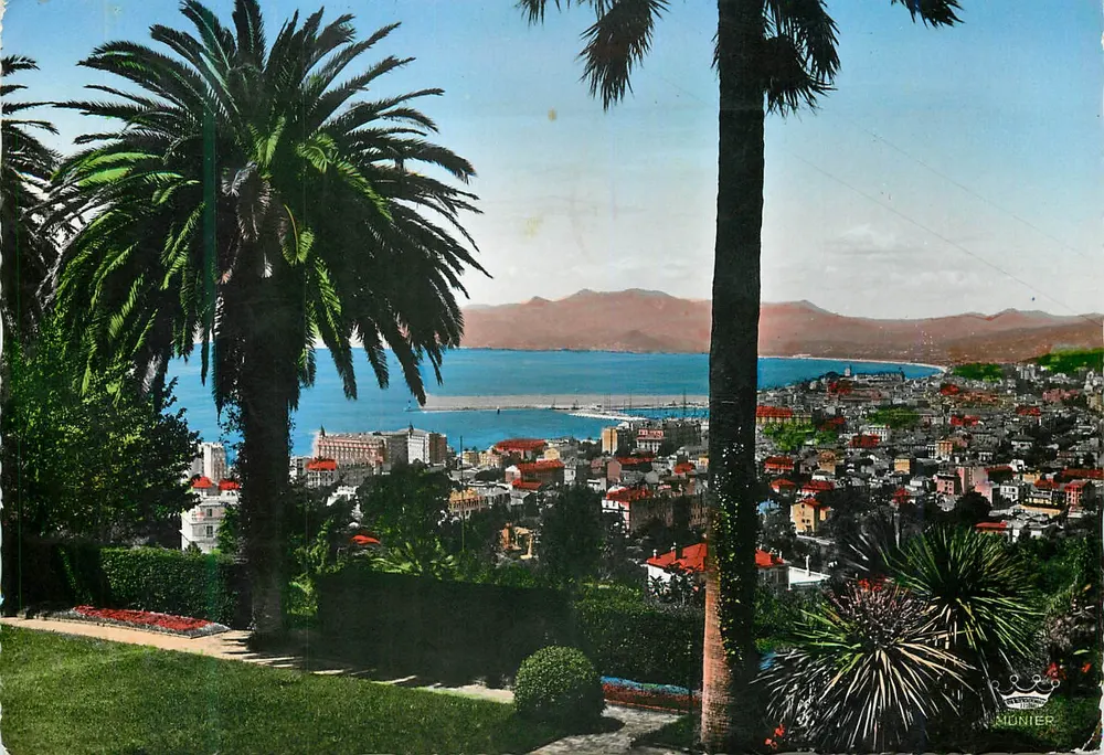 Cannes — Vista general tomada desde California — Ediciones d'Arte Munliet - Anverso