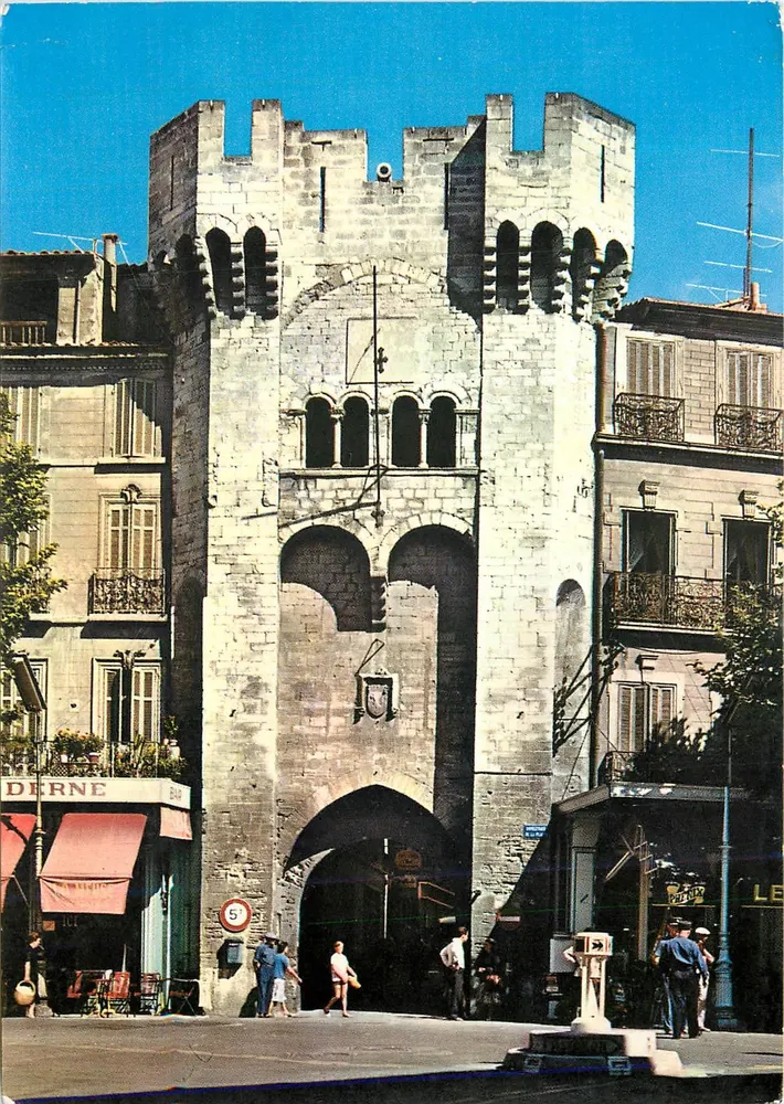 A Porta Saunerie — Manosque — Éditions Cimitez, Nîce - Frente