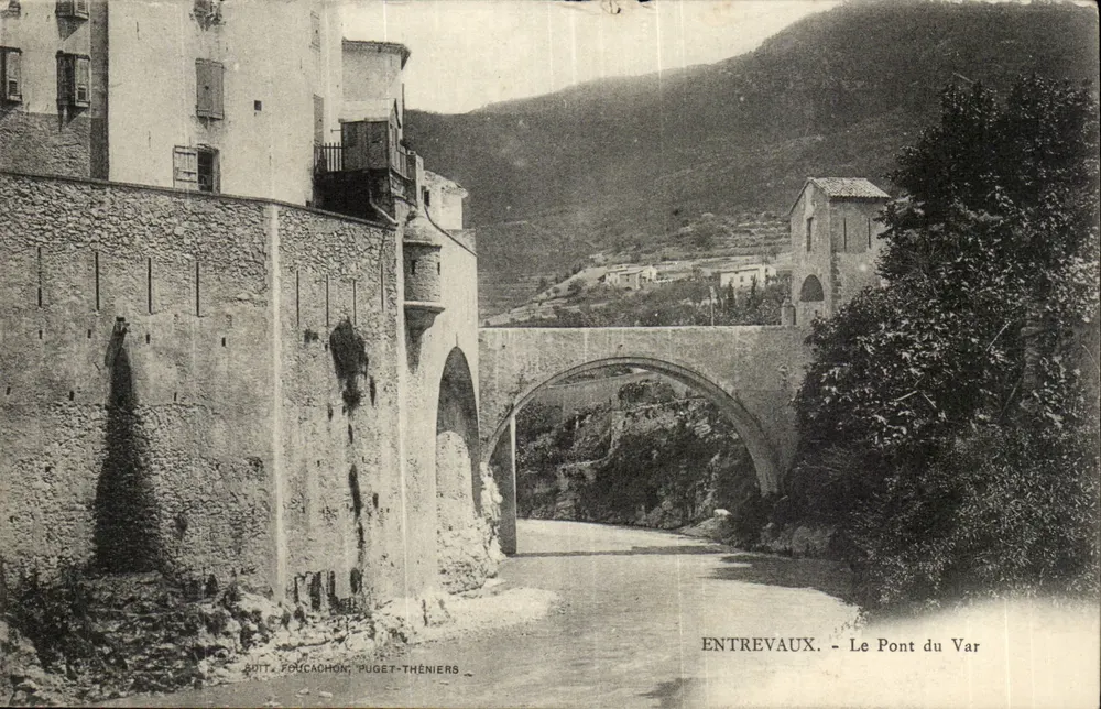 Entrevaux - O Ponte do Var — editor Puget-Théniers, número da série não visível - Frente