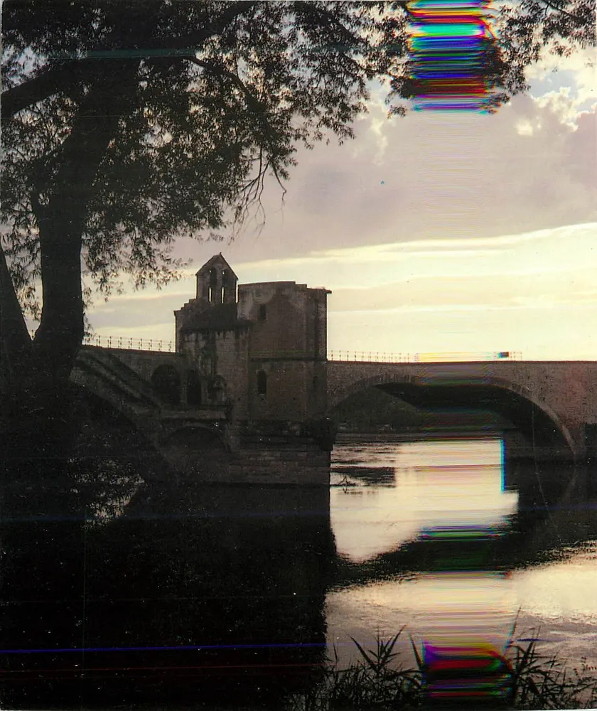 Ponte de Pedra com torre de vigilância — vista ao crepúsculo — Edições OVET, Paris - Frente