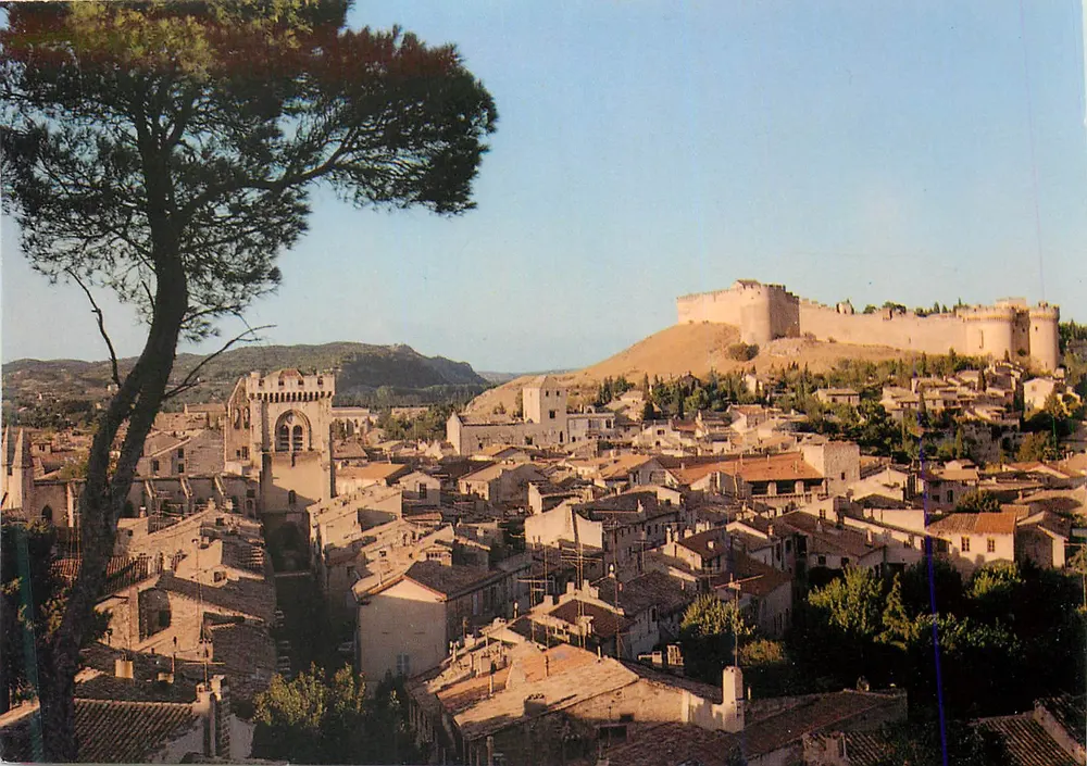 Villeneuve-lès-Avignon — panorama — Edições OVET, n° 80 - Frente