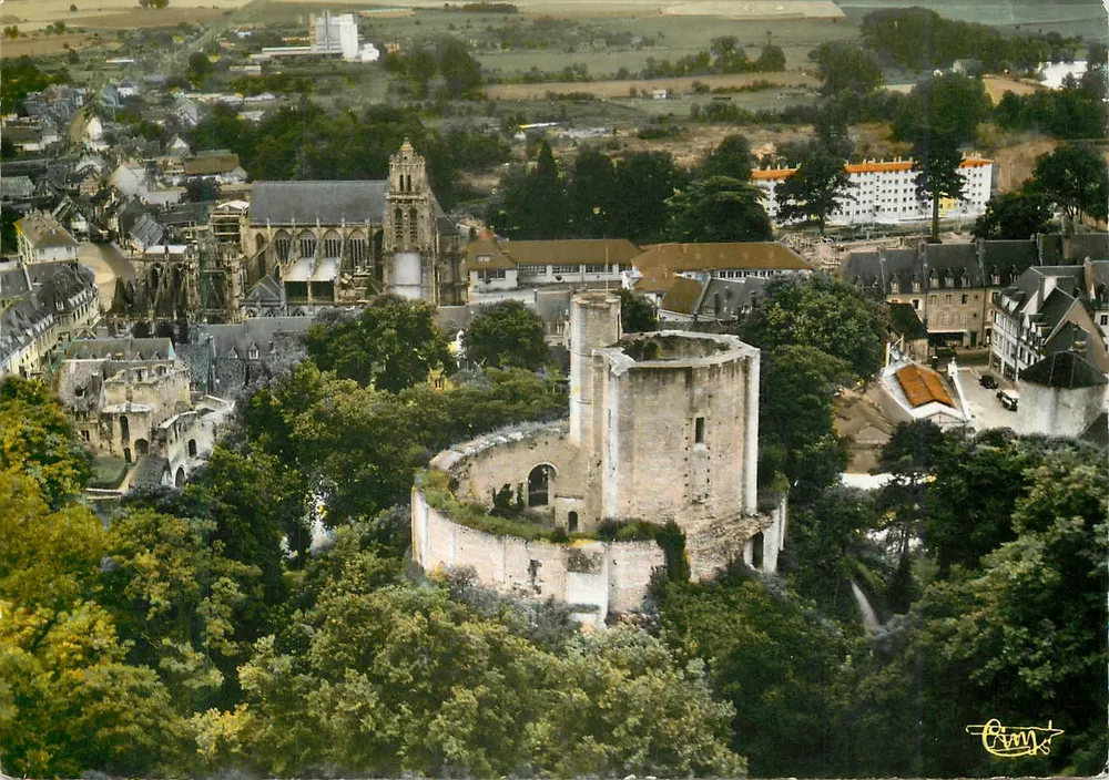 Gisors (Eure) — Aerial View of Saint-Thomas Tower — Combier (S.-et-L.) - Front