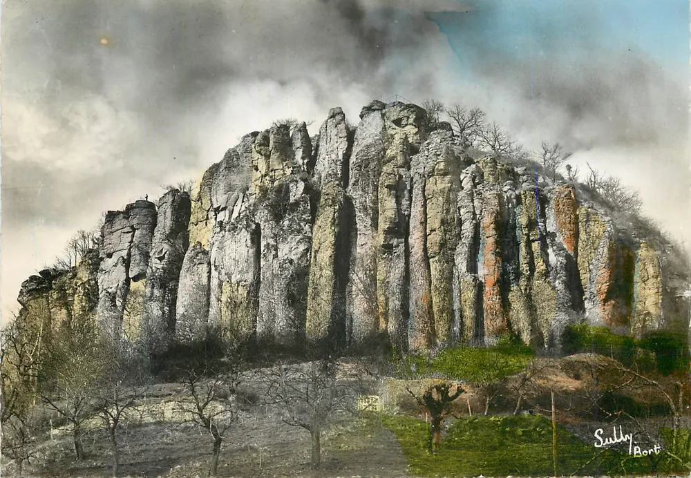 Orgues de Bort — Rochas de basalto — Foto Sully Bort - Frente