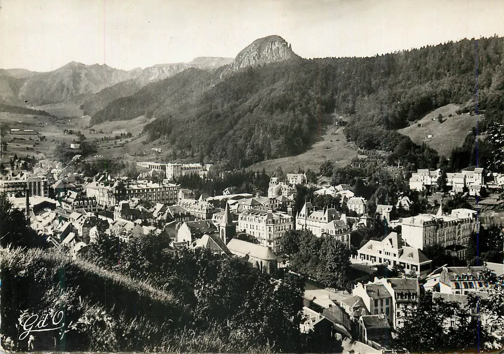 O Mont-Dore — Vista geral — A Auvergne, editor GdO, n°26 - Frente