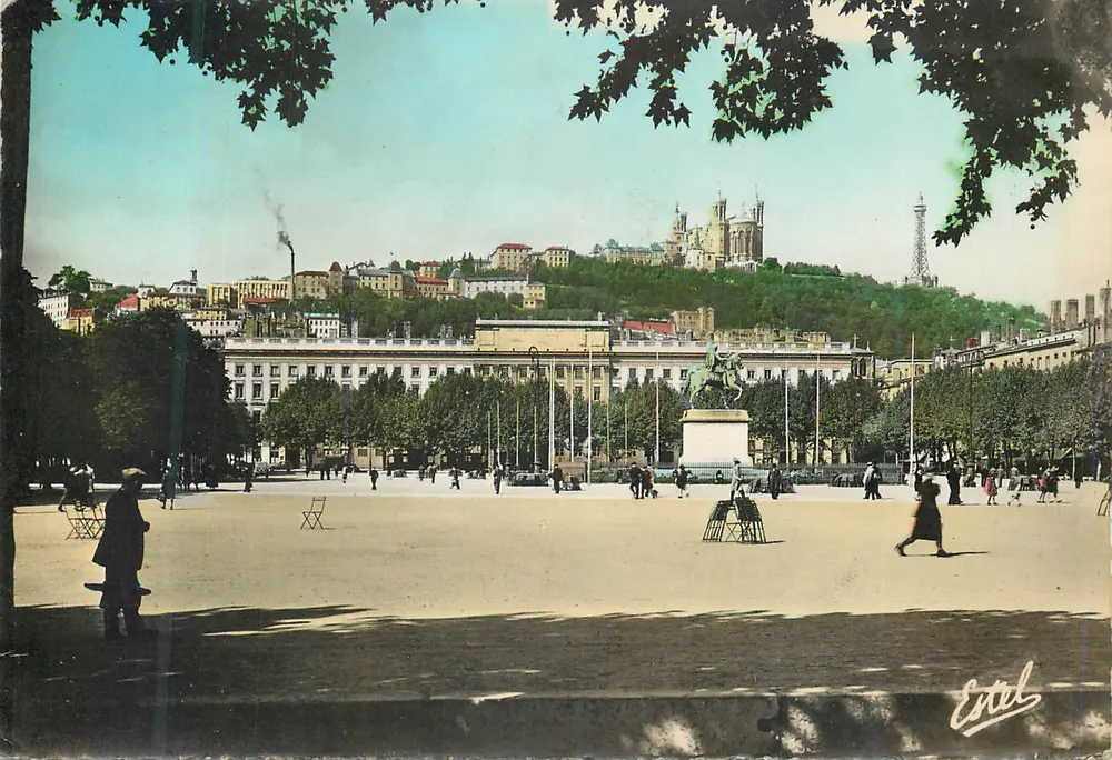 Place Bellecour — Lyon — Éditeur Estel - Recto