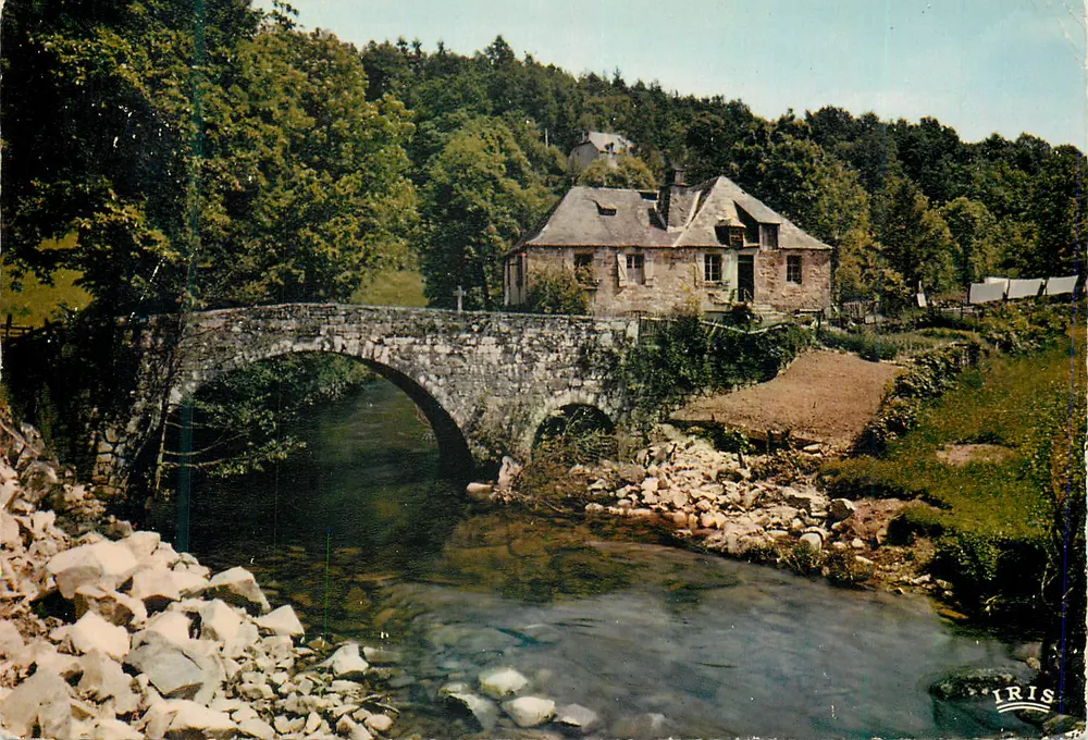 Ponte e casa em Montluçon — Limousin — Edições Diplôme - Frente