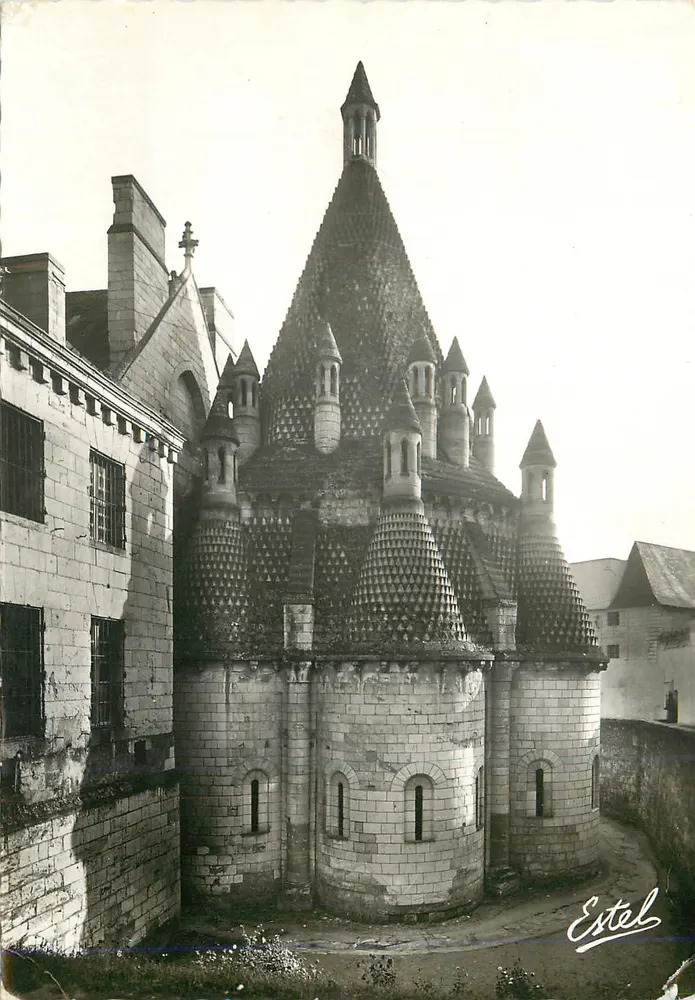 Abbaye de Fontevraud — La Tour d'Evault (ancienne cuisine) — Éditions Estel, Paris-XVe - Recto
