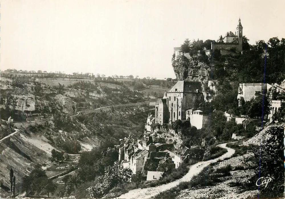 Rocamadour — Vista geral (lado Leste) — C.A.P. (Paris) - Frente