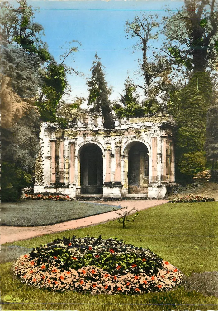Coulommiers (S.-et-M.) — Parc des Capucins — Les Ruines — Comtier Imp. "CIM" - Recto