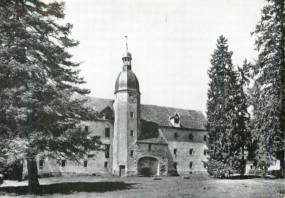 Schloss Malesherbes (Loiret) — « Die Großen Getreidespeicher für Zehnten » des 14. Jahrhunderts - Vorderseite