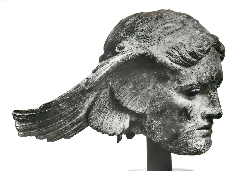 Tête en bronze de Hypnos (Sommeil) — copie romaine du IVe siècle av. J.-C. — British Museum, série 267 - Recto