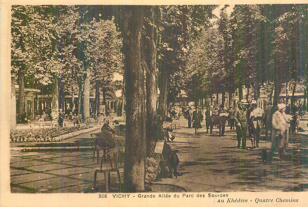 Vichy - Grande Allée del Parco delle Fonti - Au Khédive - Quattro Sentieri - Recto
