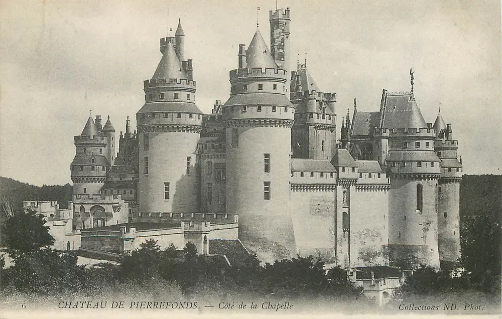 Castelo de Pierrefonds — Lado da Capela — Collections ND. Phot. - Frente