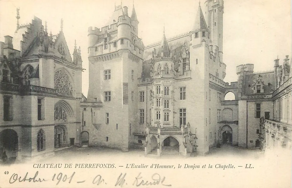 Schloss Pierrefonds — Die Ehrenstiege, der Bergfried und die Kapelle — LL. n°49 - Vorderseite