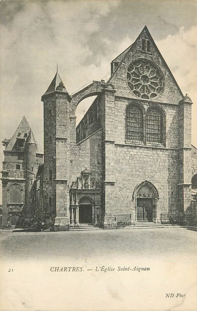 Chartres — A Igreja de Saint-Aignan — ND Phot - Frente