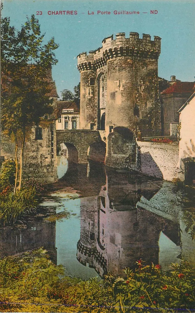 Chartres — A Porta Guillaume — ND - Frente