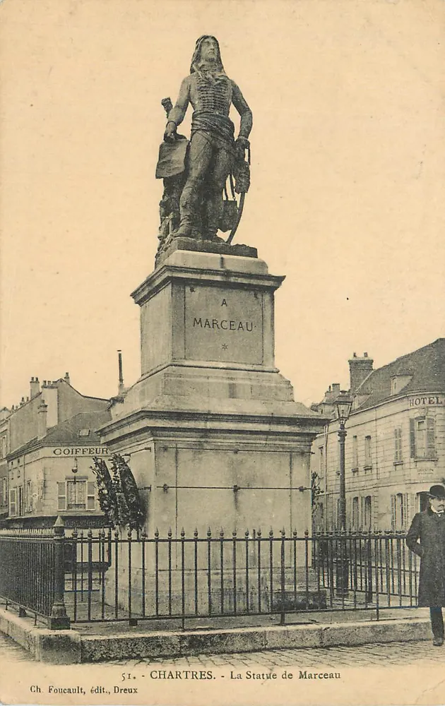 Chartres - A Estátua de Marceau - Ch. Foucault, editor, Dreux - Frente
