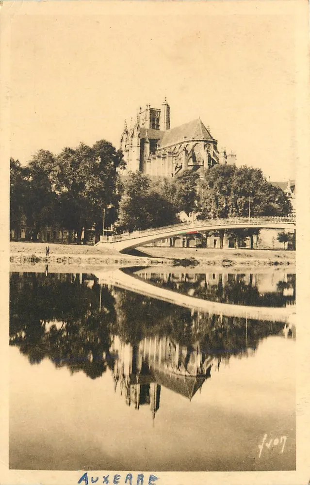 Auxerre — La Passerelle et la Cathédrale — Les Éditions d'Art Yvon, n°344 - Recto