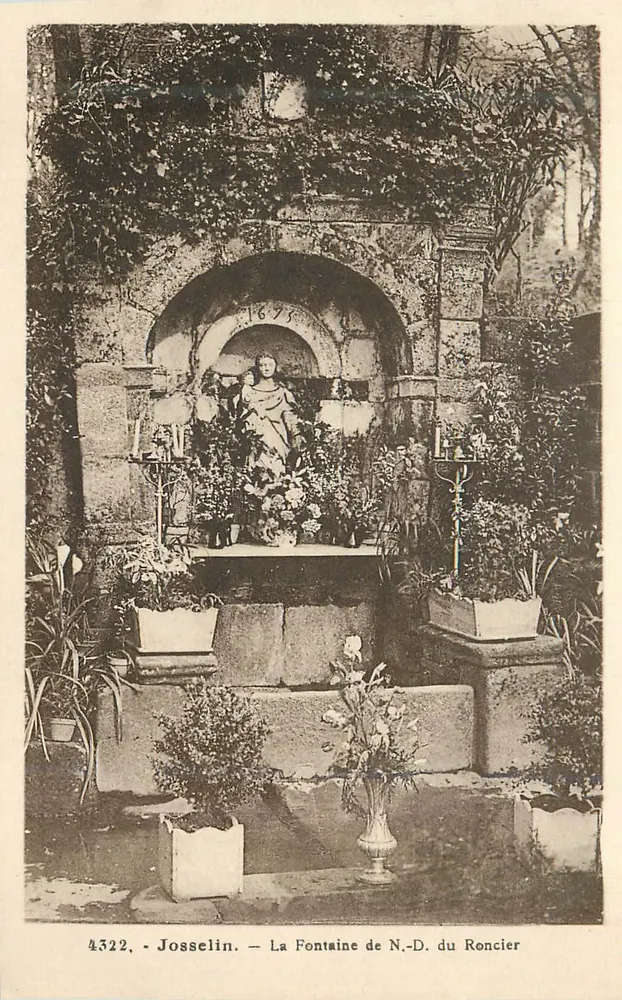 Josselin — La Fontaine de N.-D. du Roncier — éditeur Laurent-Nel - Henneces, n° 4522 - Recto