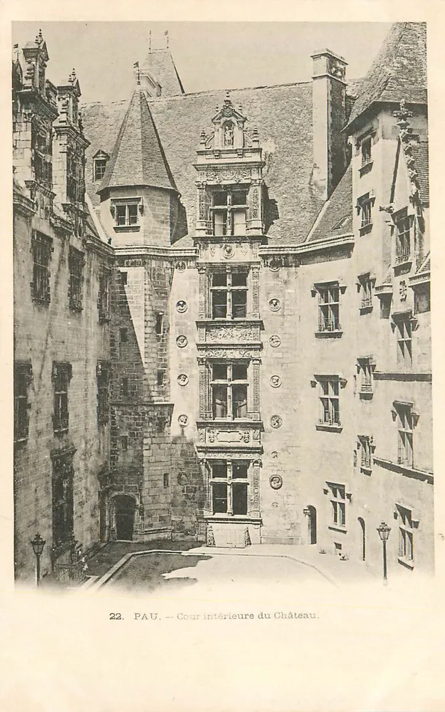 Pau — Cour intérieure du Château — Éditeur non identifié, n° 22 - Frente