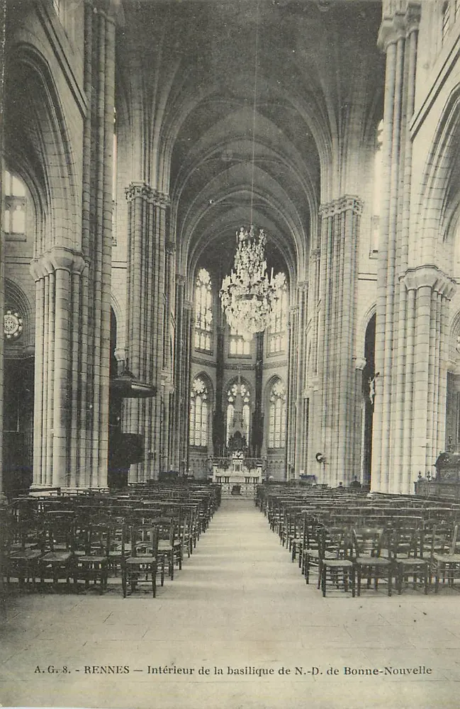 Rennes — Innenansicht der Basilika N.-D. de Bonne-Nouvelle — A.G. 8 - Vorderseite
