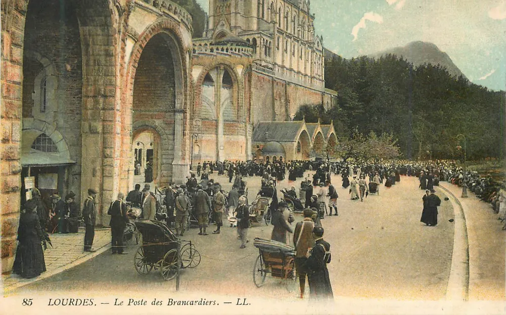 Lourdes — O Posto dos Brancardiers — LL. n°85 - Frente