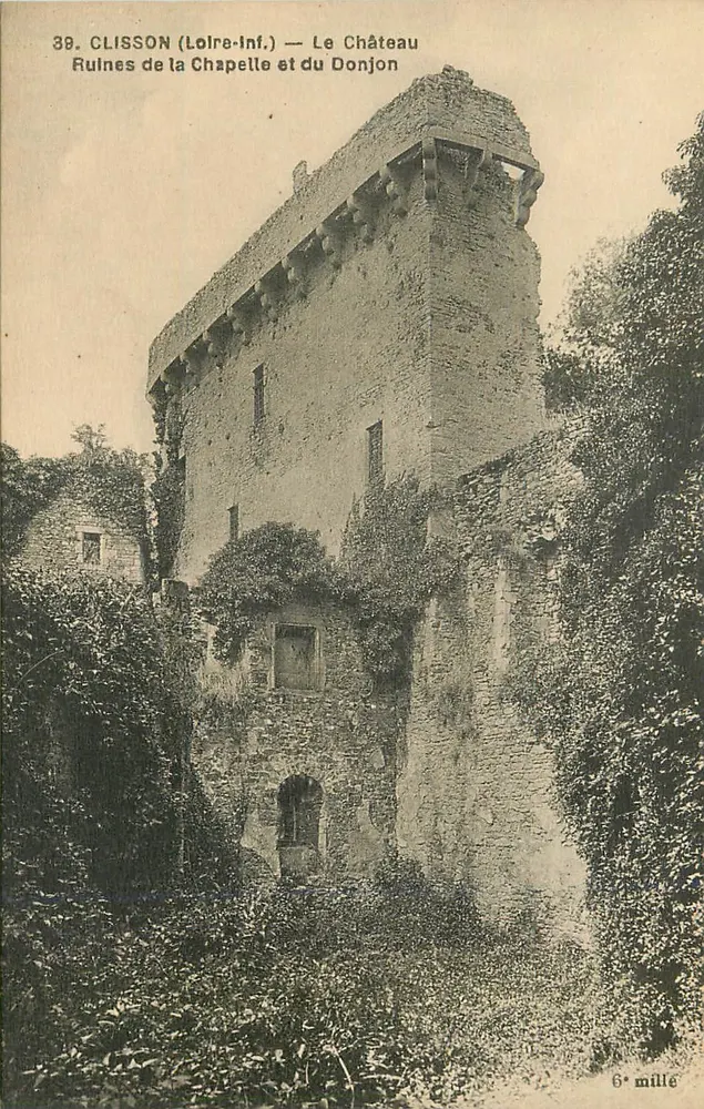 Clisson (Loire-Inf.) — Ansicht des Schlosses. Ruinen der Kapelle und des Bergfrieds - Vorderseite