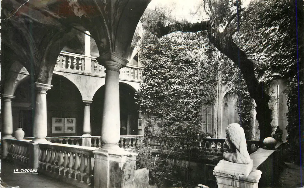 La Cigogne — Cour du Château Grimaldi — Éd. La Cigogne, Cagnes-sur-Mer - Recto