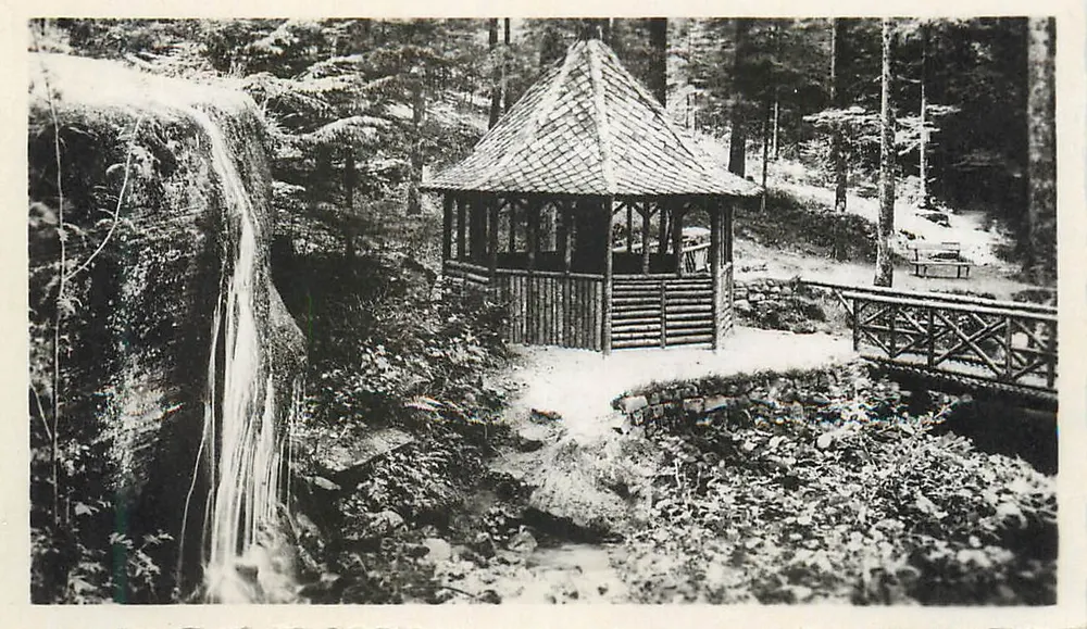 Kiosque e Cascata — St-Dié - Les Molières - Frente
