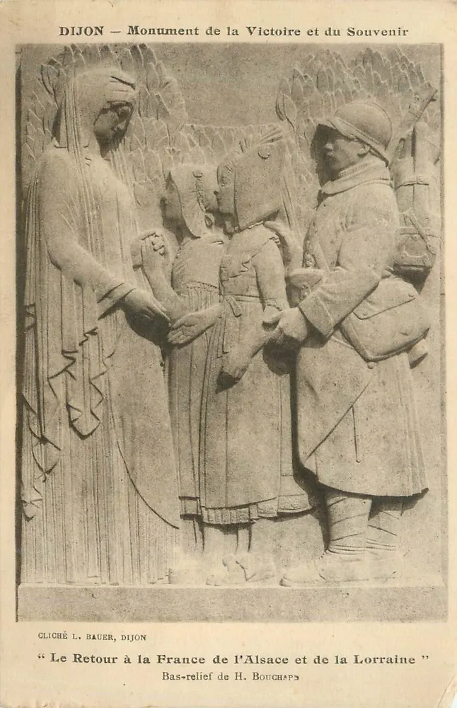 Dijon — Monument de la Victoire et du Souvenir — Bas-relief de H. Bouchaps - Recto