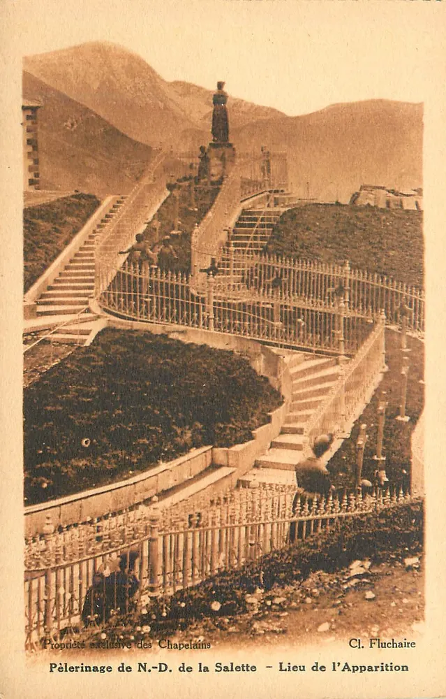Pèlerinage de N.-D. de la Salette - Lieu de l'Apparition — Cl. Fluchaïre - Recto