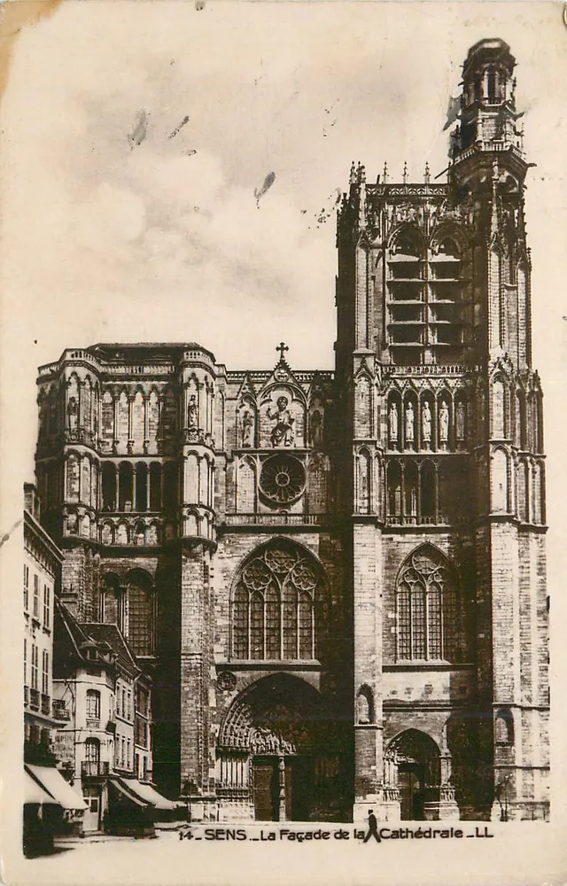 Sens — A Fachada da Catedral — LL - Frente