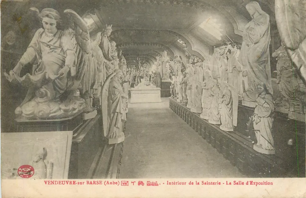 Vendeuvre-sur-Barse (Anbe) — Innenansicht der Saitnerie - Die Ausstellungshalle — Verlag T. Bricard - Vorderseite