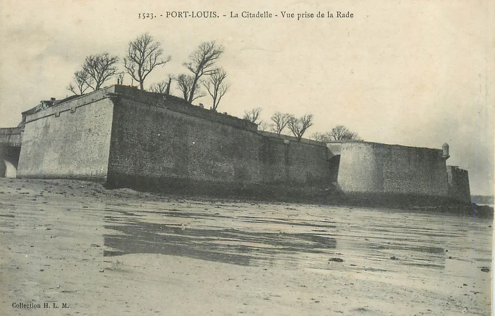 Port-Louis - Die Citadel - Ansicht aus der Bucht — Sammlung H. L. M. - Vorderseite