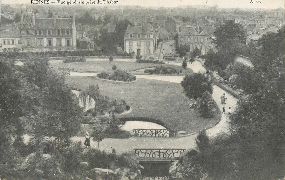 Rennes — Vista geral tirada do Thabor — A.G. - Frente