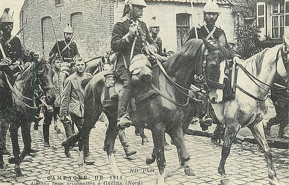 Prigionieri tedeschi a Guelzin (Nord) — Campagna del 1914 — ND. Fot - Recto
