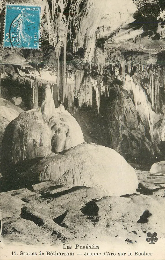 Les Pyrénées — Grottes de Bétharram — Jeanne d'Arc sur le Bucher - Recto