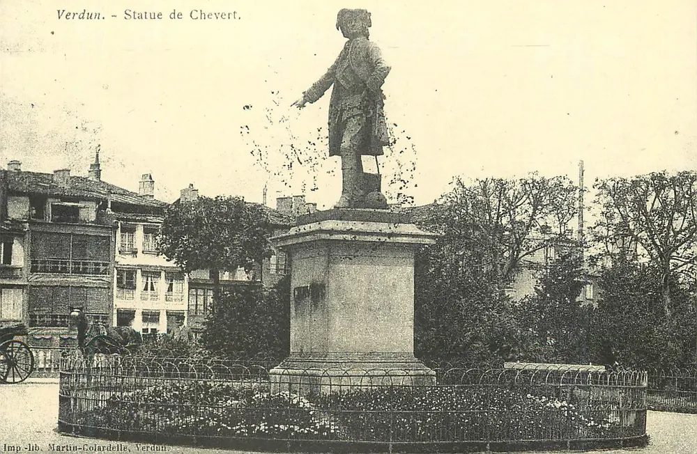 Verdun — Estátua de Chevert — Imp.-lib. Martin-Colardelle, Verdun - Frente