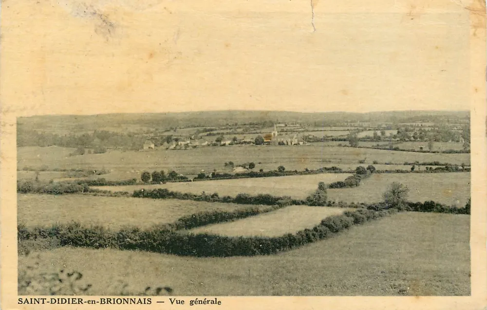 SAINT-DIDIER-en-BRIONNAIS — Vue générale — L. Bérard, Imprimeur - Frente