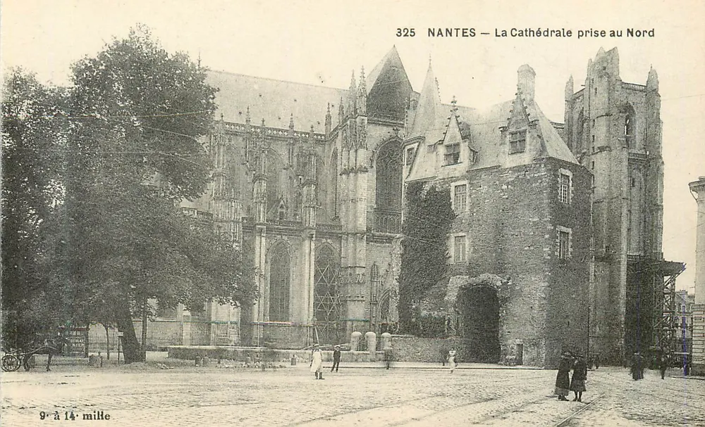 NANTES — Die Kathedrale von Norden — F. Chapeau, Verlag, Nantes, Nr. 325 - Vorderseite