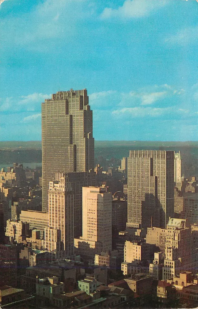 Midtown Skyline mit Gebäuden des Rockefeller Centers — New York City — Verlag Alfred Mainzer, 556 - Vorderseite