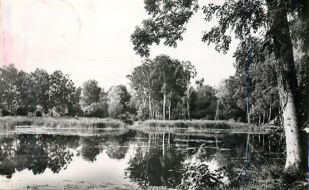 Ballancourt (S.-&-O.) — Teich-Ecke bei Bernard Moteur — Studio Martin - Vorderseite